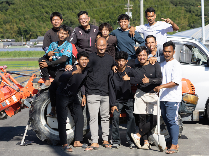 笑顔の従業員写真