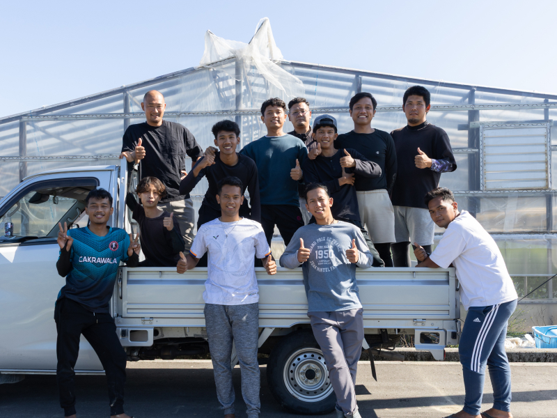 笑顔の従業員写真