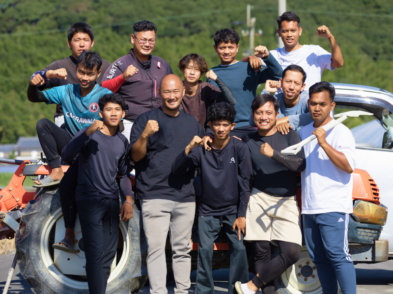 笑顔の従業員写真